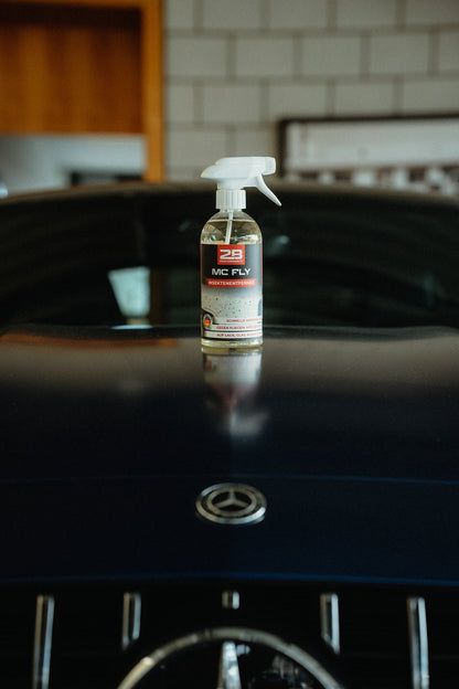 2B Performance Mc Fly Insektenentferner 500 ml – auf der Motorhaube